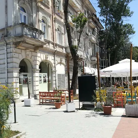 Zhakler - Top Center Opposite Starbucks Apartment Varna
