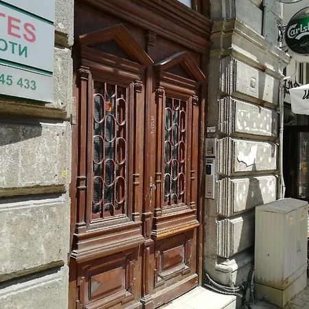 Zhakler - Top Center Opposite Starbucks *