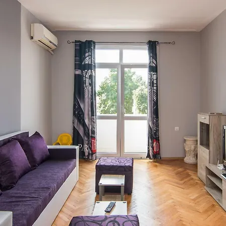 Apartment Zhakler - Top Center Opposite Starbucks Varna