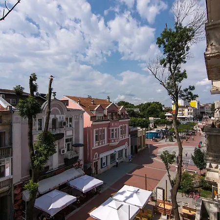 Zhakler - Top Center Opposite Starbucks * Varna